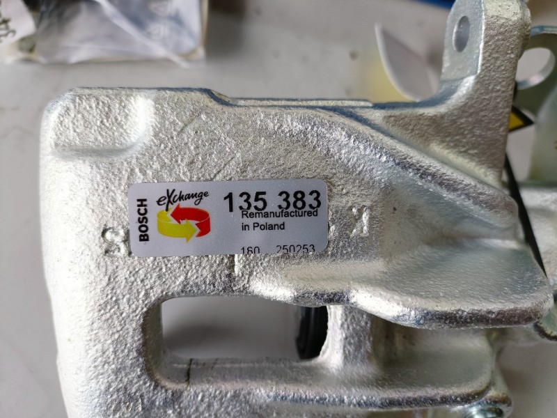 Recambio de pinza de freno trasera derecha para renault trafic iii furgón r9m450 referencia OEM IAM 135383  