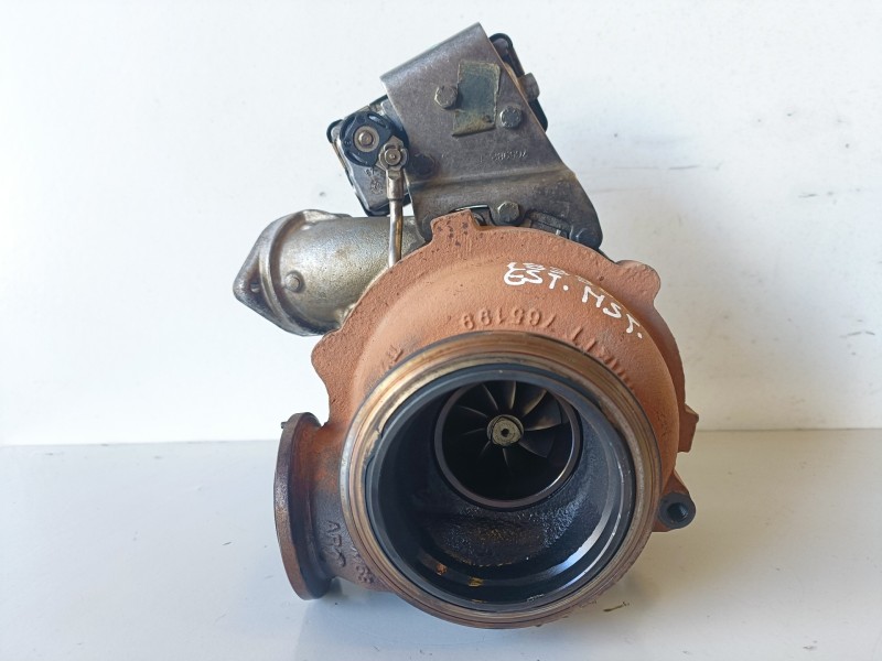 Recambio de turbocompresor para bmw serie x5 (e70) 306d3 referencia OEM IAM 7796313/7659859  