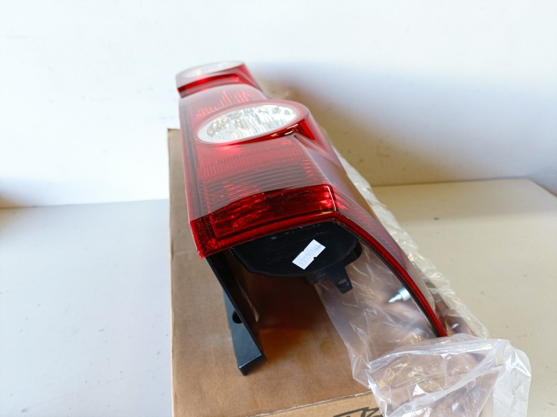 Recambio de piloto trasero izquierdo para volkswagen crafter combi (2e) bjk referencia OEM IAM 084411989RB  