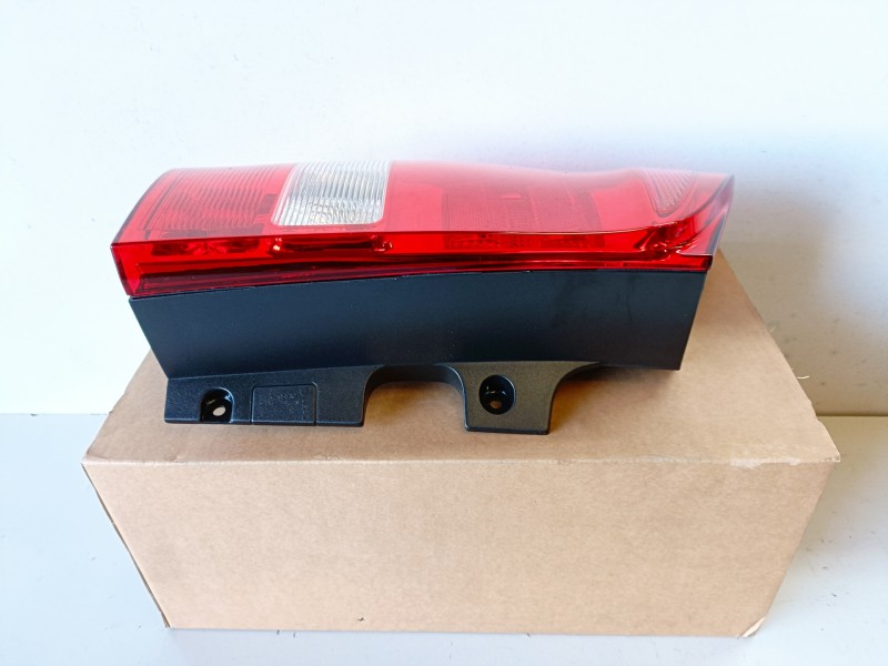 Recambio de piloto trasero izquierdo para mercedes-benz vito tourer (447) 651 referencia OEM IAM   