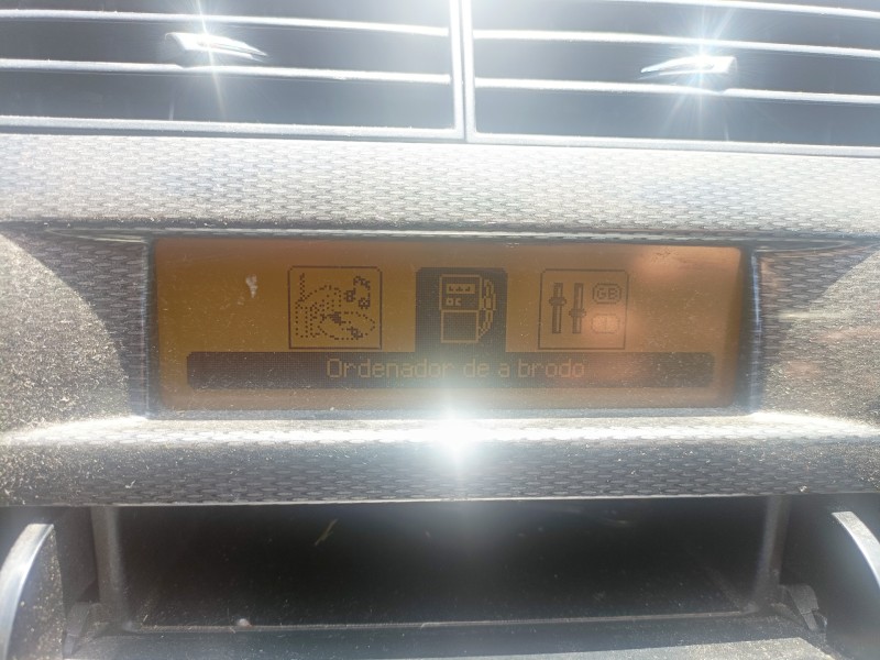 citroen c4 berlina del año 2006