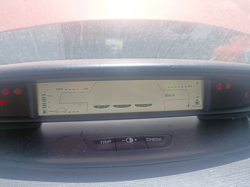 citroen c4 berlina del año 2006