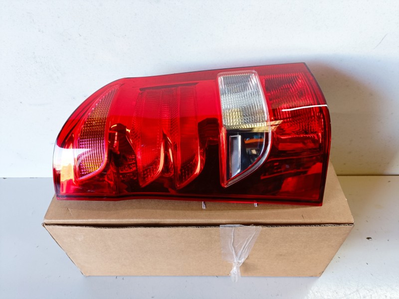 Recambio de piloto trasero izquierdo para mercedes-benz vito tourer (447) 651 referencia OEM IAM   