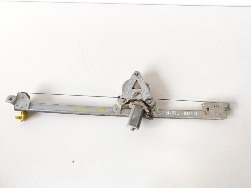Recambio de elevalunas delantero izquierdo para renault trafic ii furgón g9u730 referencia OEM IAM 7700311820F  