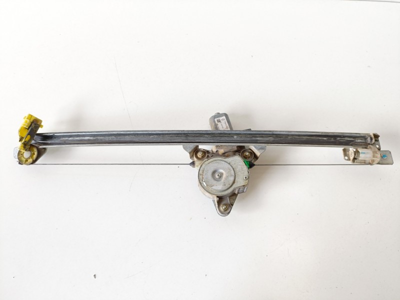 Recambio de elevalunas delantero izquierdo para renault trafic ii furgón g9u730 referencia OEM IAM 7700311820F  