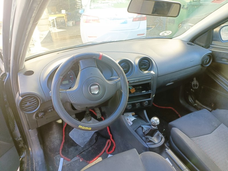 seat ibiza (6l1) del año 2003