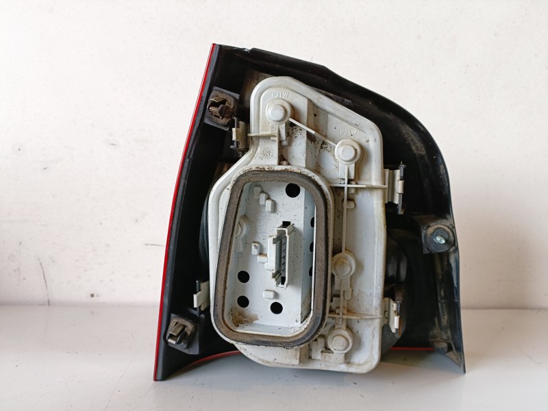 Recambio de piloto trasero derecho para volkswagen polo iv (9n1) azq referencia OEM IAM 6Q6945096B/6Q6945112A  