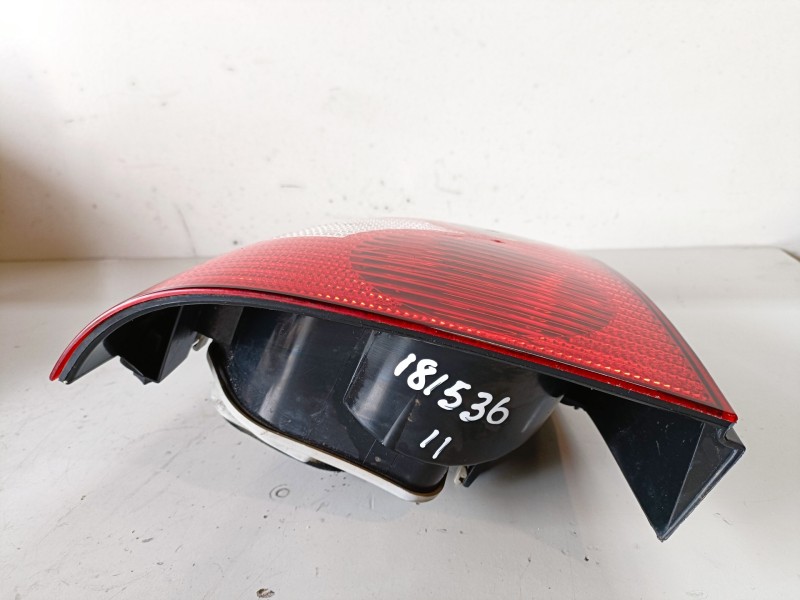 Recambio de piloto trasero izquierdo para volkswagen polo iv (9n1) azq referencia OEM IAM   