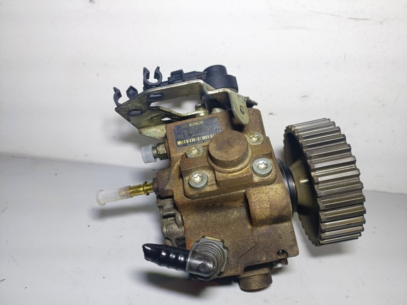 Recambio de bomba inyeccion para citroen c4 berlina 9hy referencia OEM IAM 0445010102  