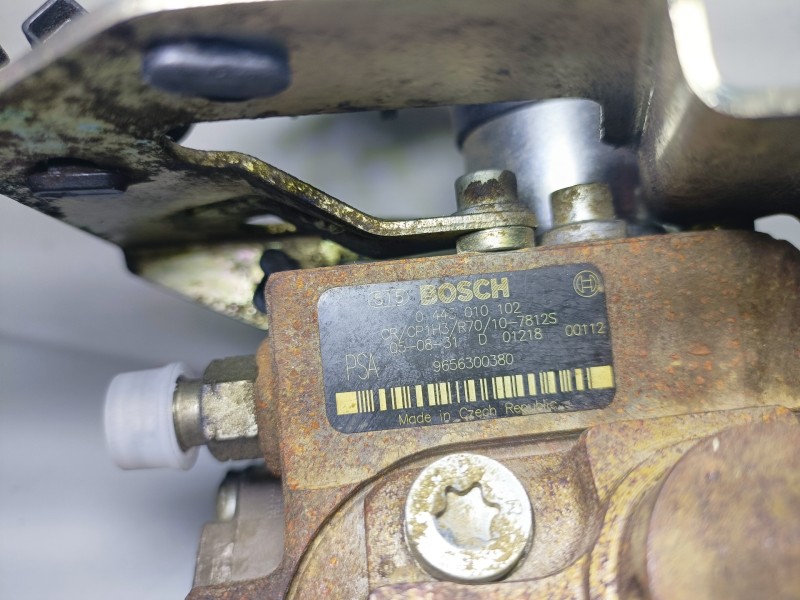 Recambio de bomba inyeccion para citroen c4 berlina 9hy referencia OEM IAM 0445010102  