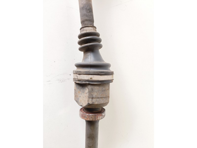Recambio de transmision delantera derecha para renault scenic ii (jm) m9r700 referencia OEM IAM 8200383708  