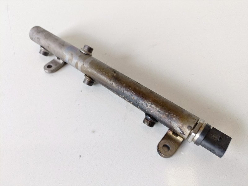 Recambio de rampa inyectora para mercedes-benz clase e (bm 212) lim. 642852 referencia OEM IAM A6420703095001  