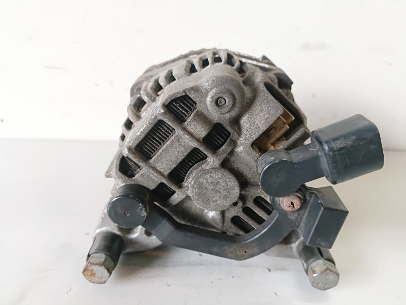 Recambio de alternador para citroen c3 hfv referencia OEM IAM 9666030280  