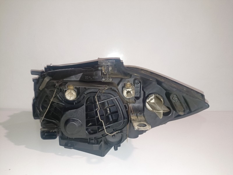 Recambio de faro derecho para bmw serie 1 coupe (e82) n51b30a referencia OEM IAM 63116924668  