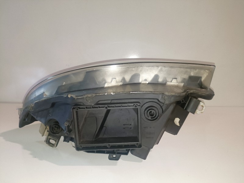 Recambio de faro derecho para bmw serie 1 coupe (e82) n51b30a referencia OEM IAM 63116924668  
