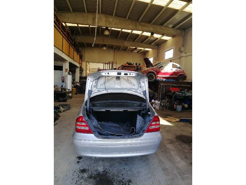 mercedes-benz clase c (bm 203) berlina del año 2002
