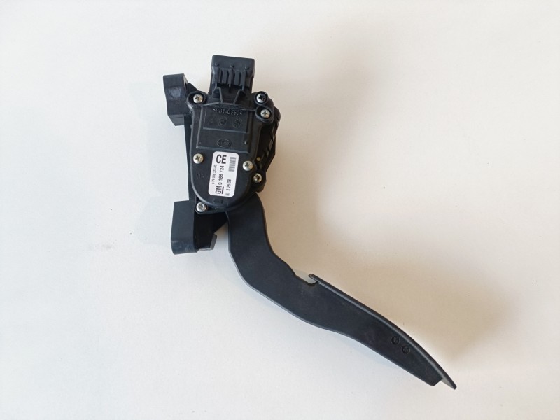 Recambio de potenciometro pedal para opel vectra c berlina z19dt referencia OEM IAM 9186724  