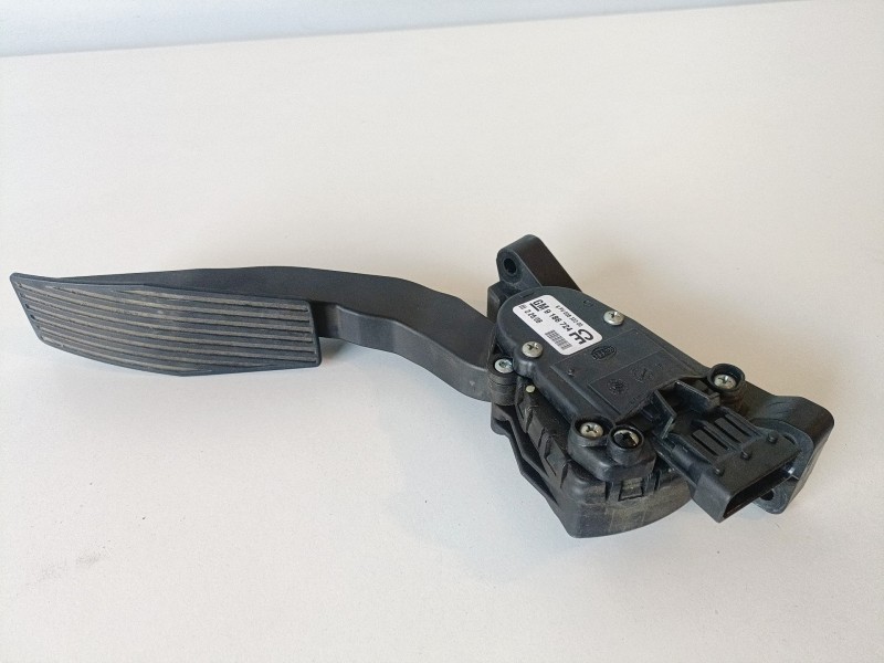 Recambio de potenciometro pedal para opel vectra c berlina z19dt referencia OEM IAM 9186724  