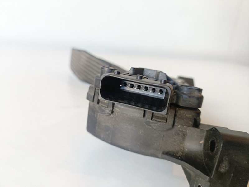 Recambio de potenciometro pedal para opel vectra c berlina z19dt referencia OEM IAM 9186724  