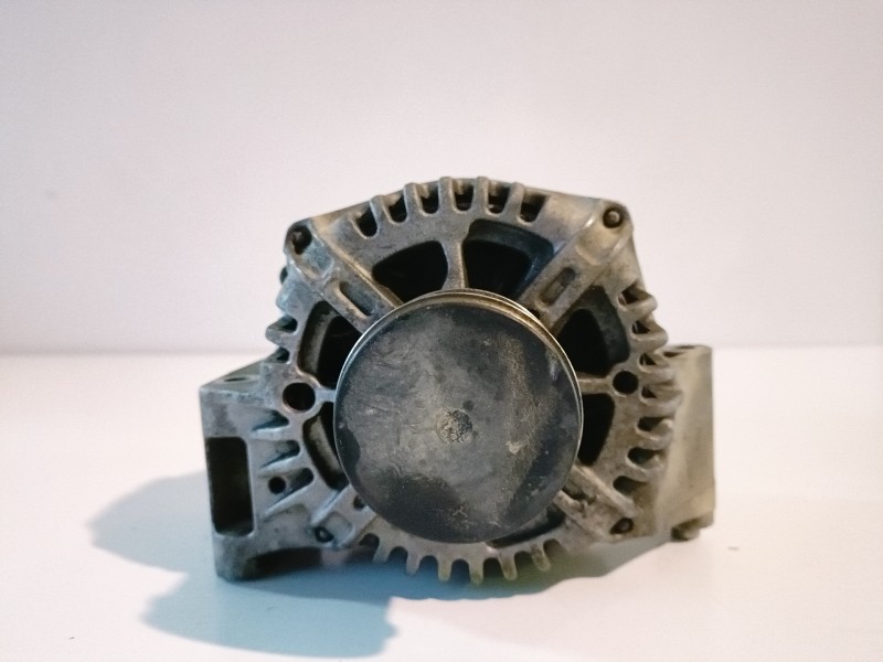 Recambio de alternador para fiat grande punto (199) 199a2000 referencia OEM IAM 46823547  