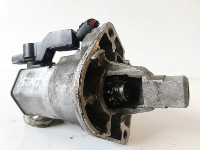 Recambio de motor arranque para chrysler voyager (rg) gr03.3l referencia OEM IAM 04686045AC  