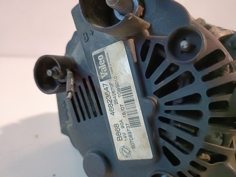 Recambio de alternador para fiat grande punto (199) 199a2000 referencia OEM IAM 46823547  