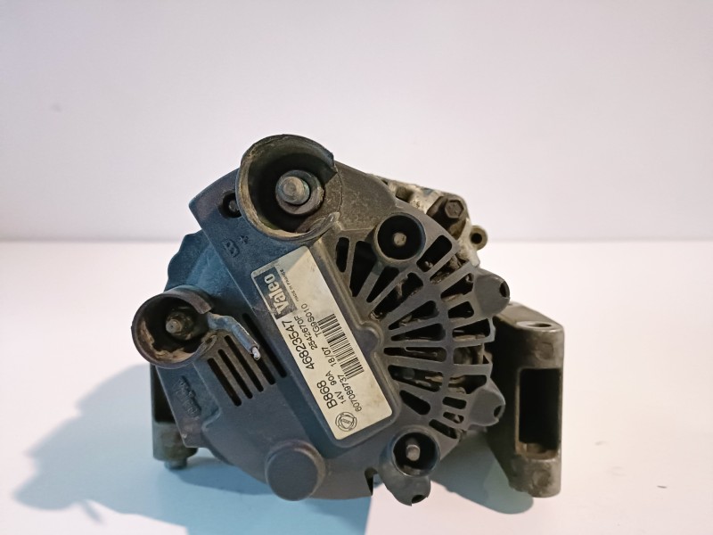 Recambio de alternador para fiat grande punto (199) 199a2000 referencia OEM IAM 46823547  
