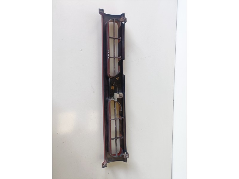 Recambio de rejilla delantera para nissan terrano ii (r20) td27t referencia OEM IAM 623100F000B1  