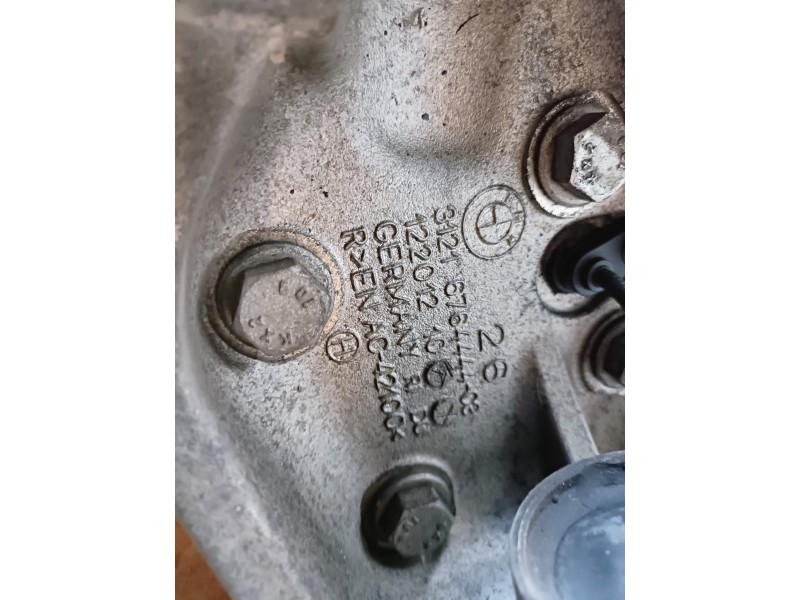 Recambio de mangueta delantera derecha para bmw serie 1 berlina (e81/e87) n47d20a referencia OEM IAM 3121676444403  