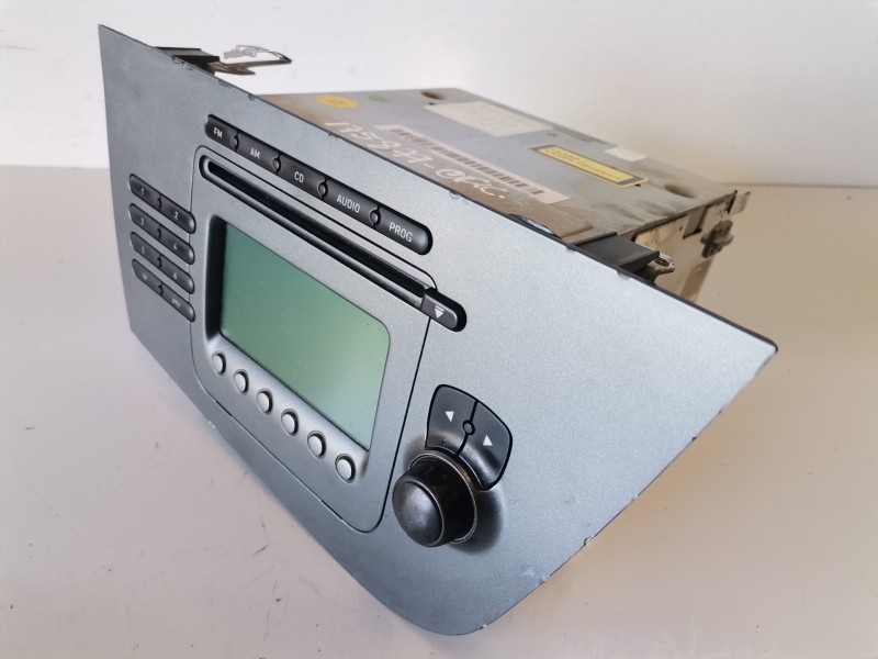 Recambio de sistema audio / radio cd para seat leon (1p1) bkd referencia OEM IAM   