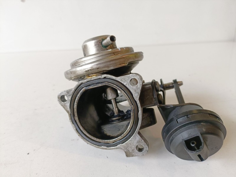 Recambio de caja mariposa para skoda octavia berlina (1u2) asv referencia OEM IAM 038131501E  