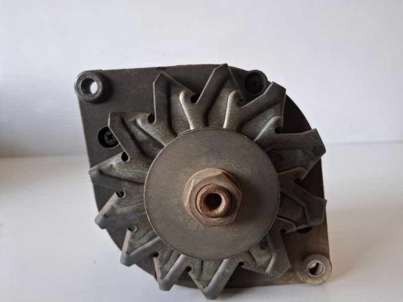 Recambio de alternador para opel corsa b c12nz referencia OEM IAM   