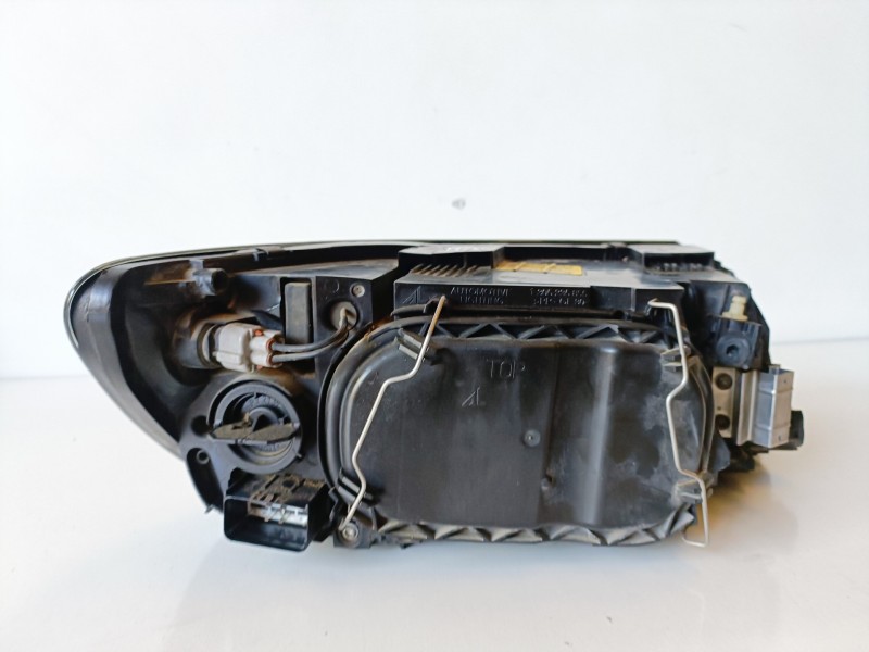Recambio de faro izquierdo para volvo v50 familiar d4204t referencia OEM IAM 30698885LH  