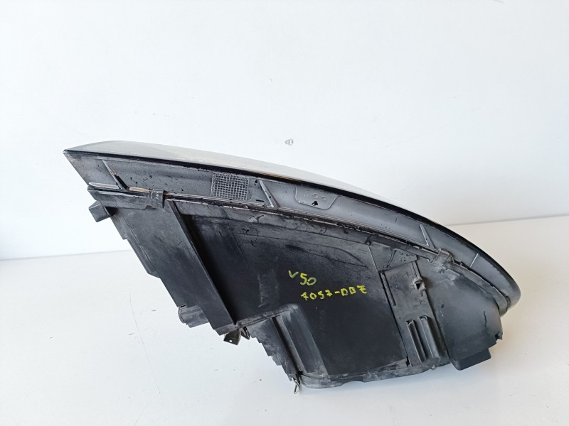 Recambio de faro izquierdo para volvo v50 familiar d4204t referencia OEM IAM 30698885LH  