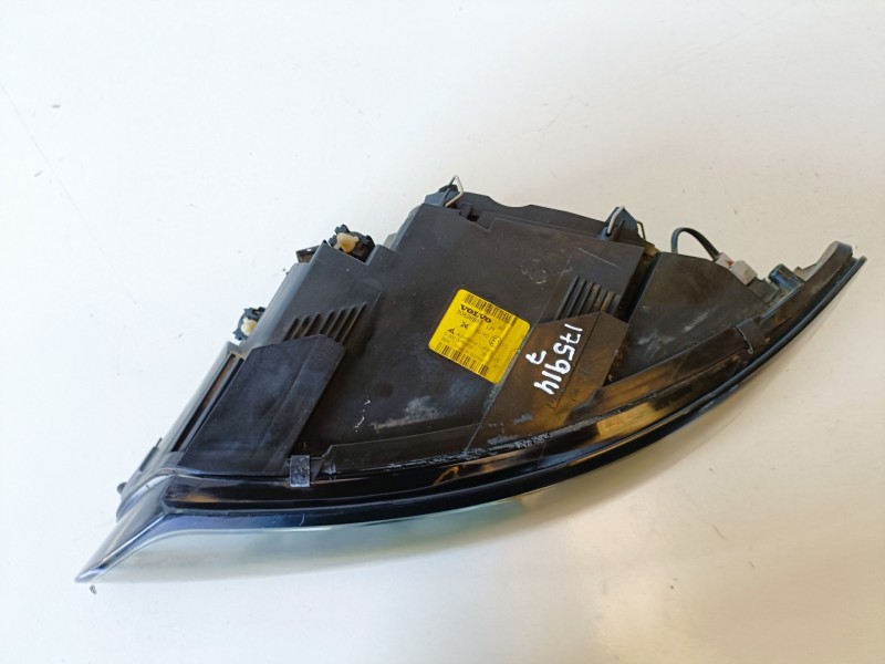 Recambio de faro izquierdo para volvo v50 familiar d4204t referencia OEM IAM 30698885LH  