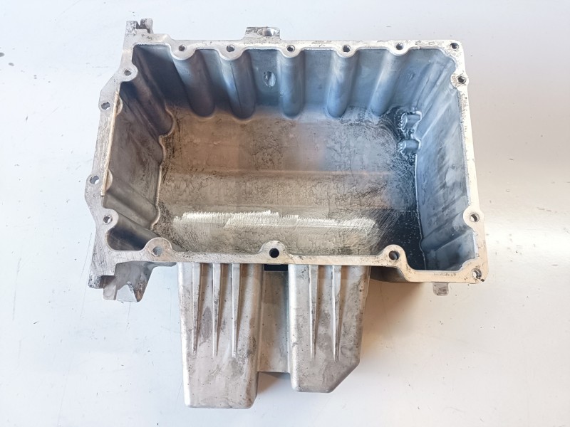 Recambio de carter para volkswagen polo iv (9n3) bnv referencia OEM IAM 045103603D  