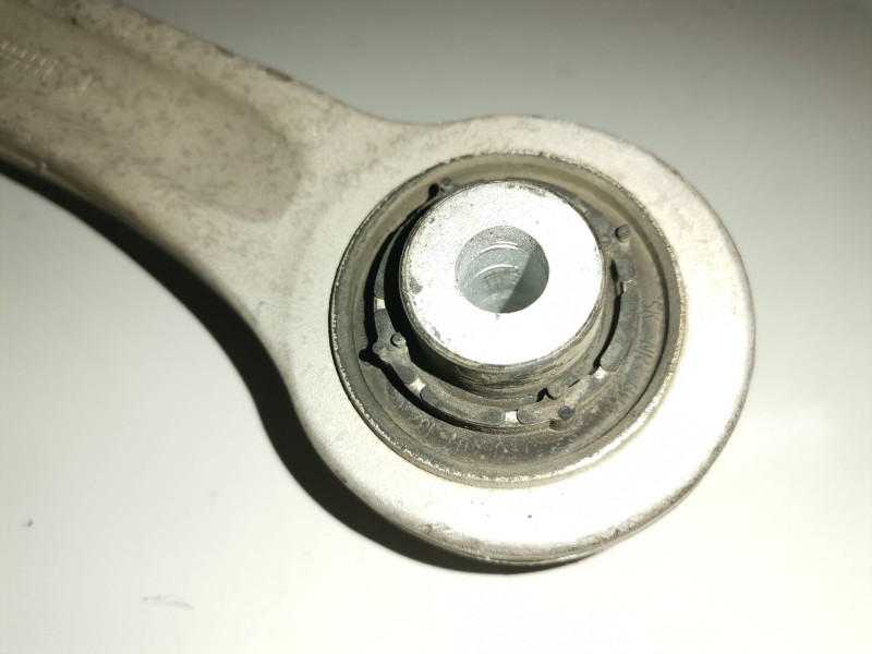 Recambio de brazo suspension inferior delantero izquierdo para audi a6 berlina (4f2) caha referencia OEM IAM 4F0407151A  
