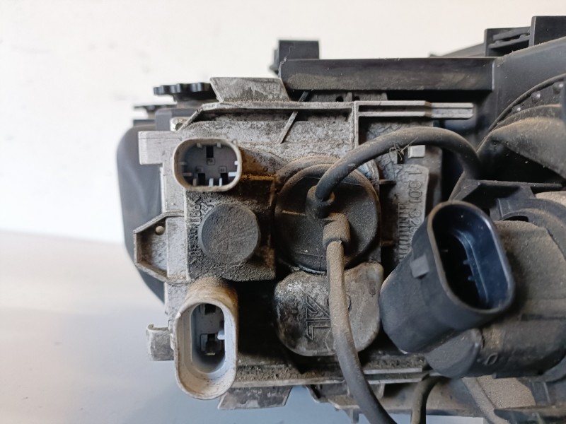 Recambio de faro izquierdo para bmw serie 3 compacto (e46) 204d4 referencia OEM IAM 0301187271  