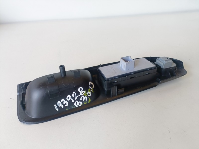 Recambio de mando elevalunas delantero izquierdo para volkswagen passat variant (3c5) bkp referencia OEM IAM   