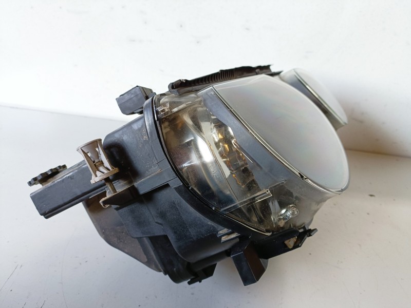 Recambio de faro derecho para bmw serie 3 compacto (e46) 204d4 referencia OEM IAM 0301187272  