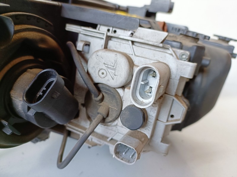 Recambio de faro derecho para bmw serie 3 compacto (e46) 204d4 referencia OEM IAM 0301187272  