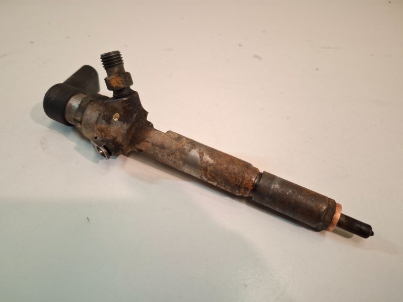 Recambio de inyector para renault kangoo ii (f/kw0) k9k804 referencia OEM IAM 8200842205  