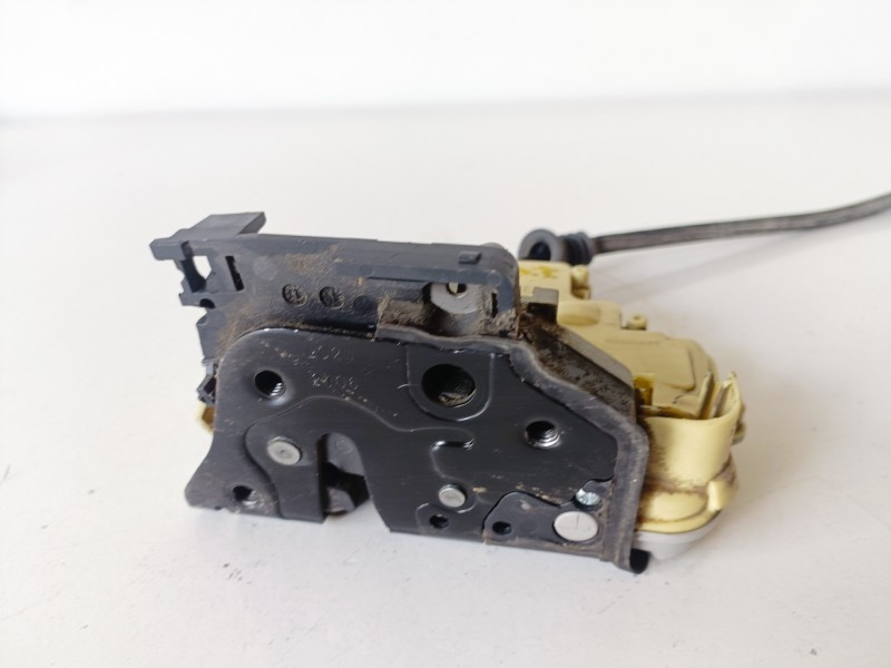 Recambio de cerradura puerta delantera izquierda para volkswagen passat variant (3c5) bkp referencia OEM IAM 3C1837015A  