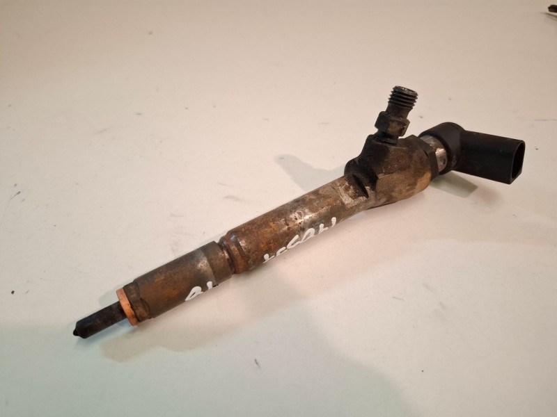 Recambio de inyector para renault kangoo ii (f/kw0) k9k804 referencia OEM IAM 8200842205  
