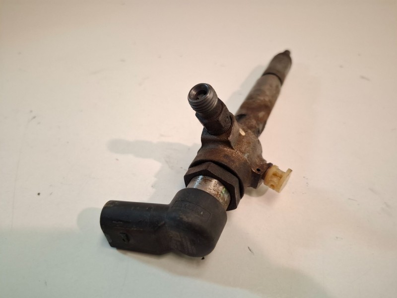 Recambio de inyector para renault kangoo ii (f/kw0) k9k804 referencia OEM IAM 8200842205  
