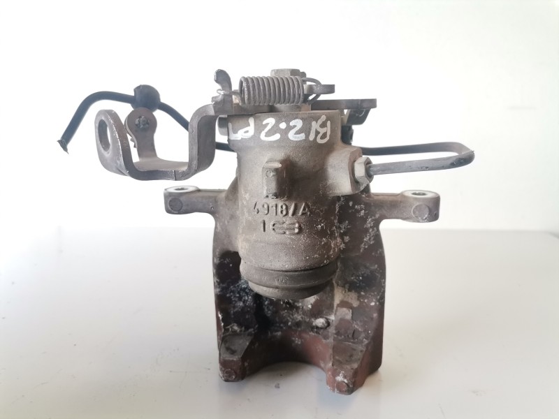 Recambio de pinza de freno trasera derecha para peugeot 5008 9hz referencia OEM IAM 727464  
