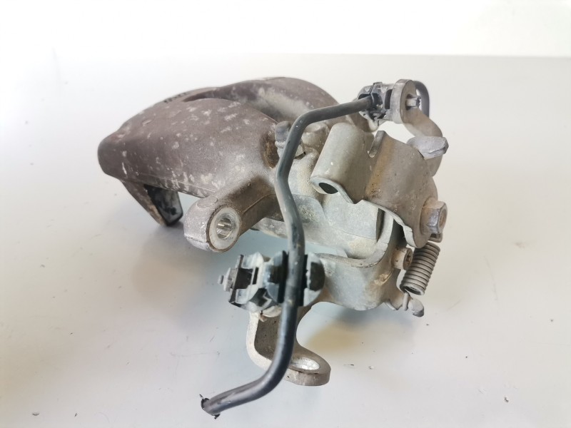 Recambio de pinza de freno trasera derecha para peugeot 5008 9hz referencia OEM IAM 727464  