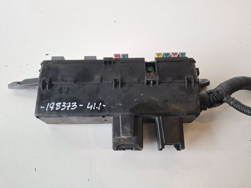 Recambio de caja reles / fusibles para kia carnival j3 referencia OEM IAM   