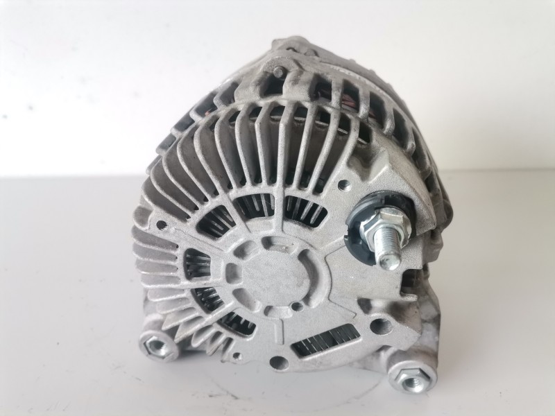 Recambio de alternador para nissan x-trail (t31) m9r referencia OEM IAM CGB10309  
