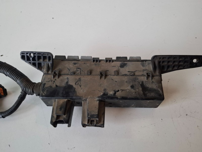 Recambio de caja reles / fusibles para kia carnival j3 referencia OEM IAM   